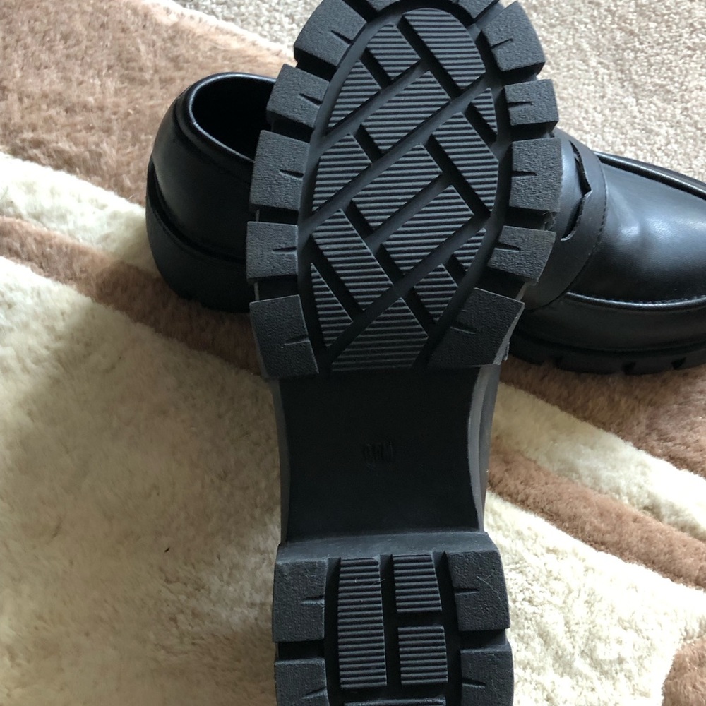 Brand new Cushionair black shoes - Picture 3 of 5